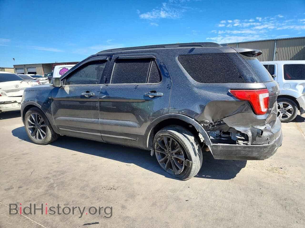 2017 Ford EXPLORER (VIN 1FM5K7D83HGA10626) — фото 2 из 12