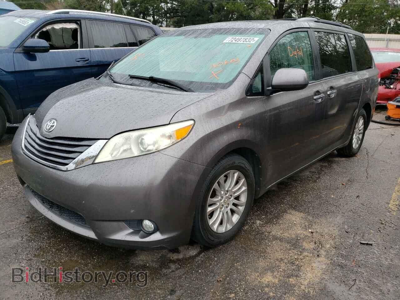 Фотография 5TDYK3DC0BS045877 - TOYOTA SIENNA 2011