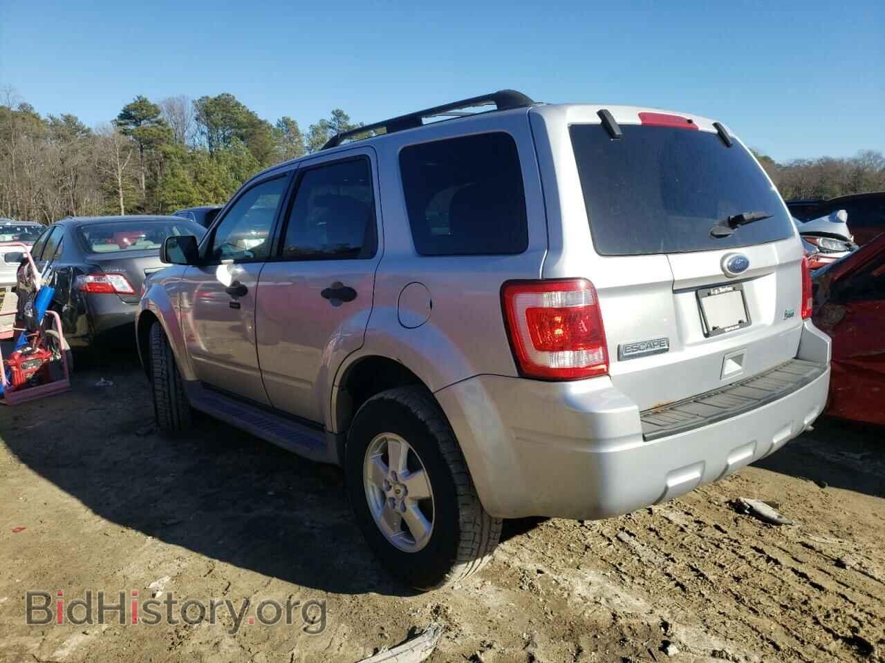 2011 FORD ESCAPE - VIN: 1FMCU9DG1BKA85768 - Photo 2