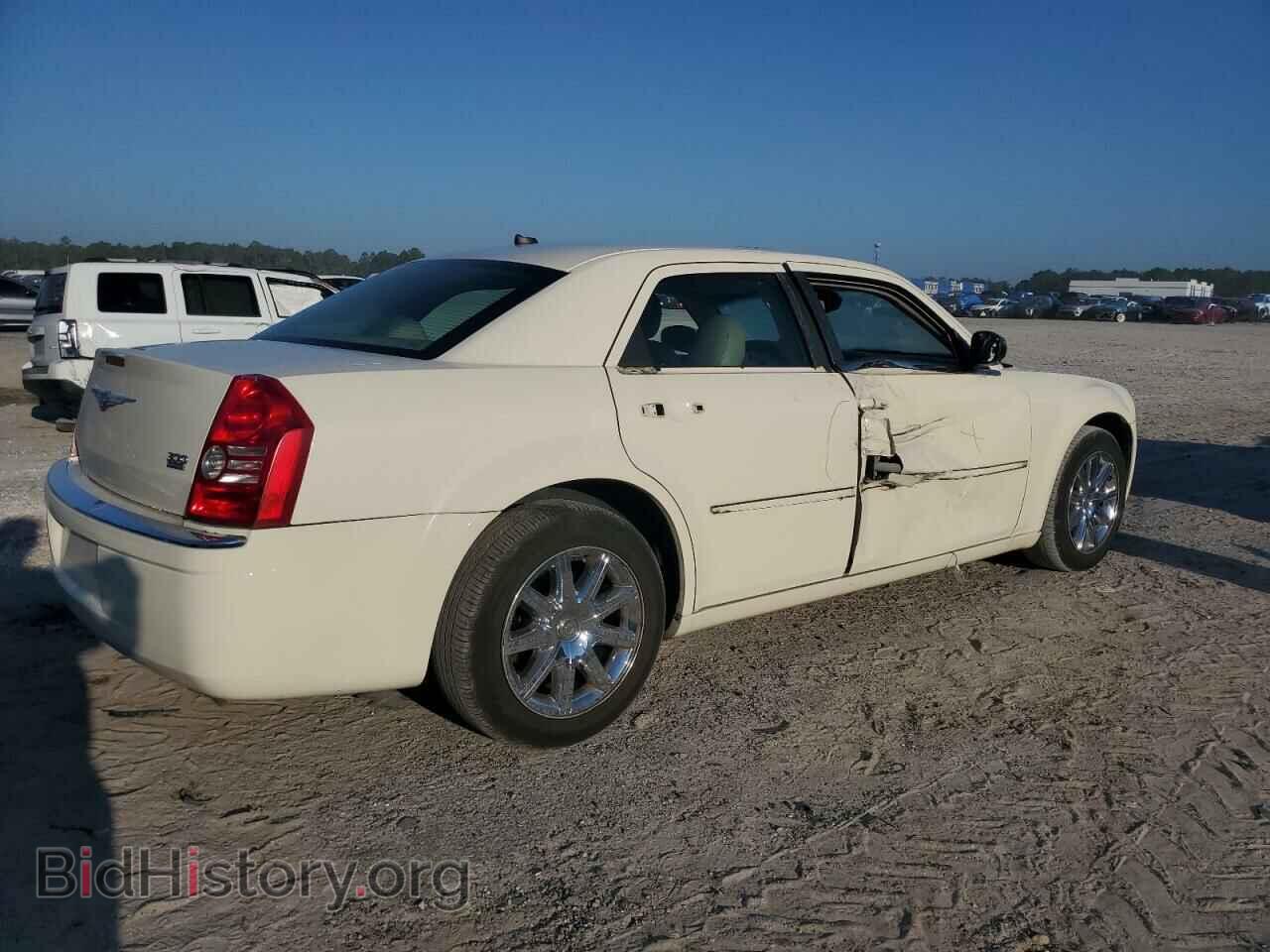 2008 CHRYSLER 300 - VIN: 2C3KA33G88H209417 - Фото 3
