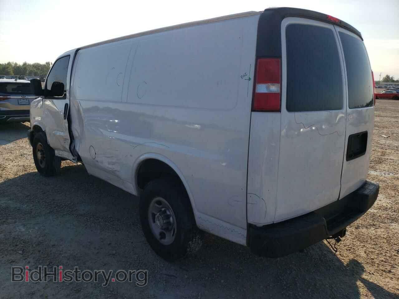 2018 CHEVROLET EXPRESS - VIN: 1GCWGAFP8J1165046 - Фото 2
