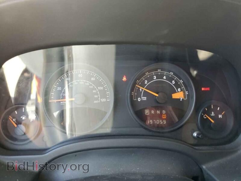 2014 Jeep COMPASS (VIN 1C4NJDBB6ED593128) — photo 9 of 13
