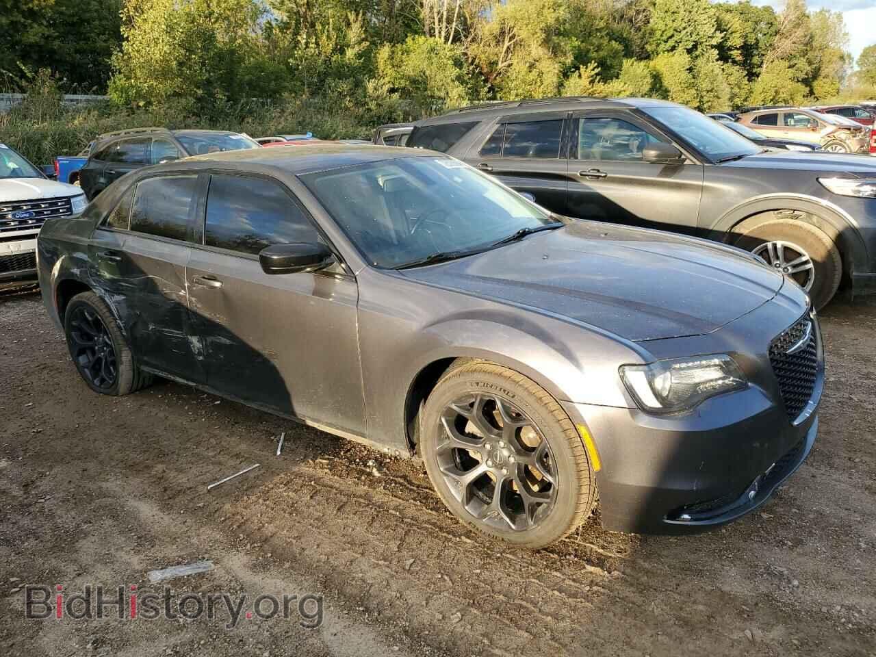 2019 CHRYSLER 300 - VIN: 2C3CCAAG0KH614345 - Фото 4