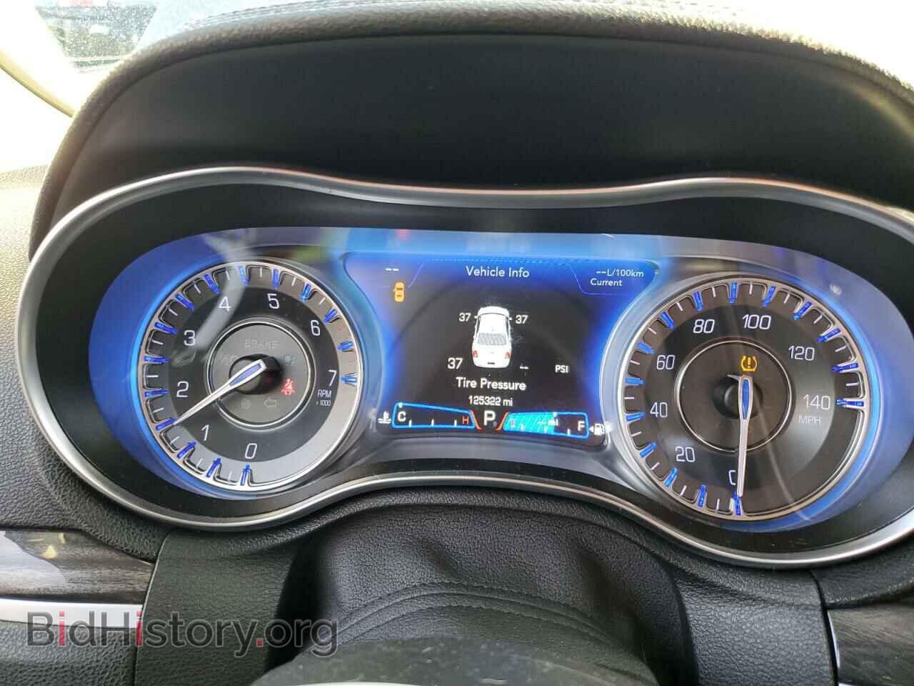 2019 CHRYSLER 300 - VIN: 2C3CCAAG0KH614345 - Фото 9