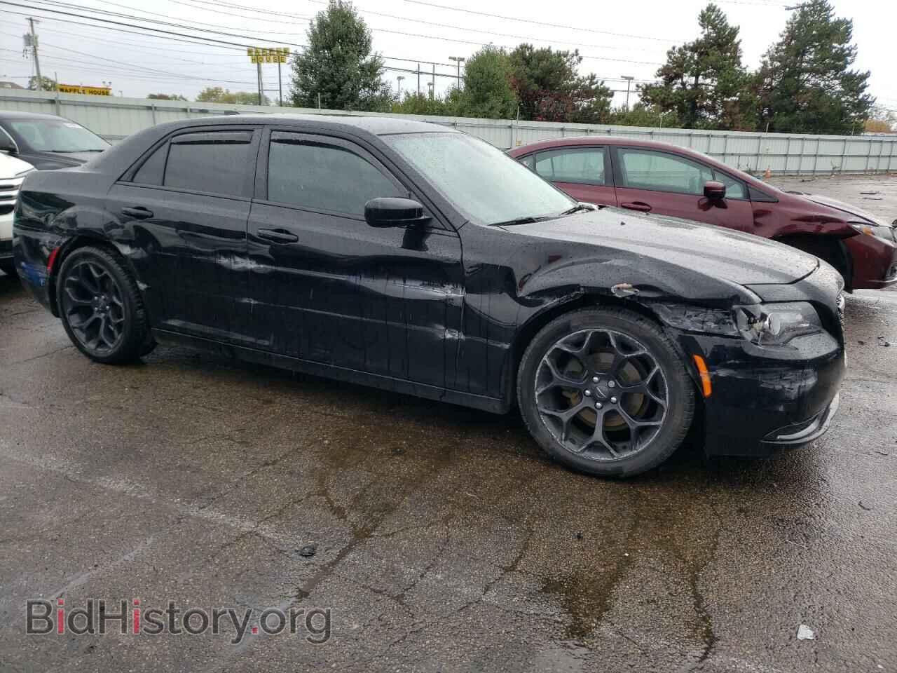 2019 CHRYSLER 300 - VIN: 2C3CCAAG8KH656035 - Фото 4