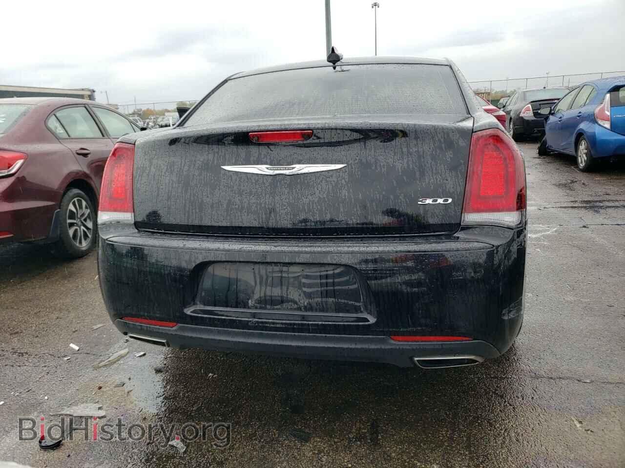 2019 CHRYSLER 300 - VIN: 2C3CCAAG8KH656035 - Фото 6