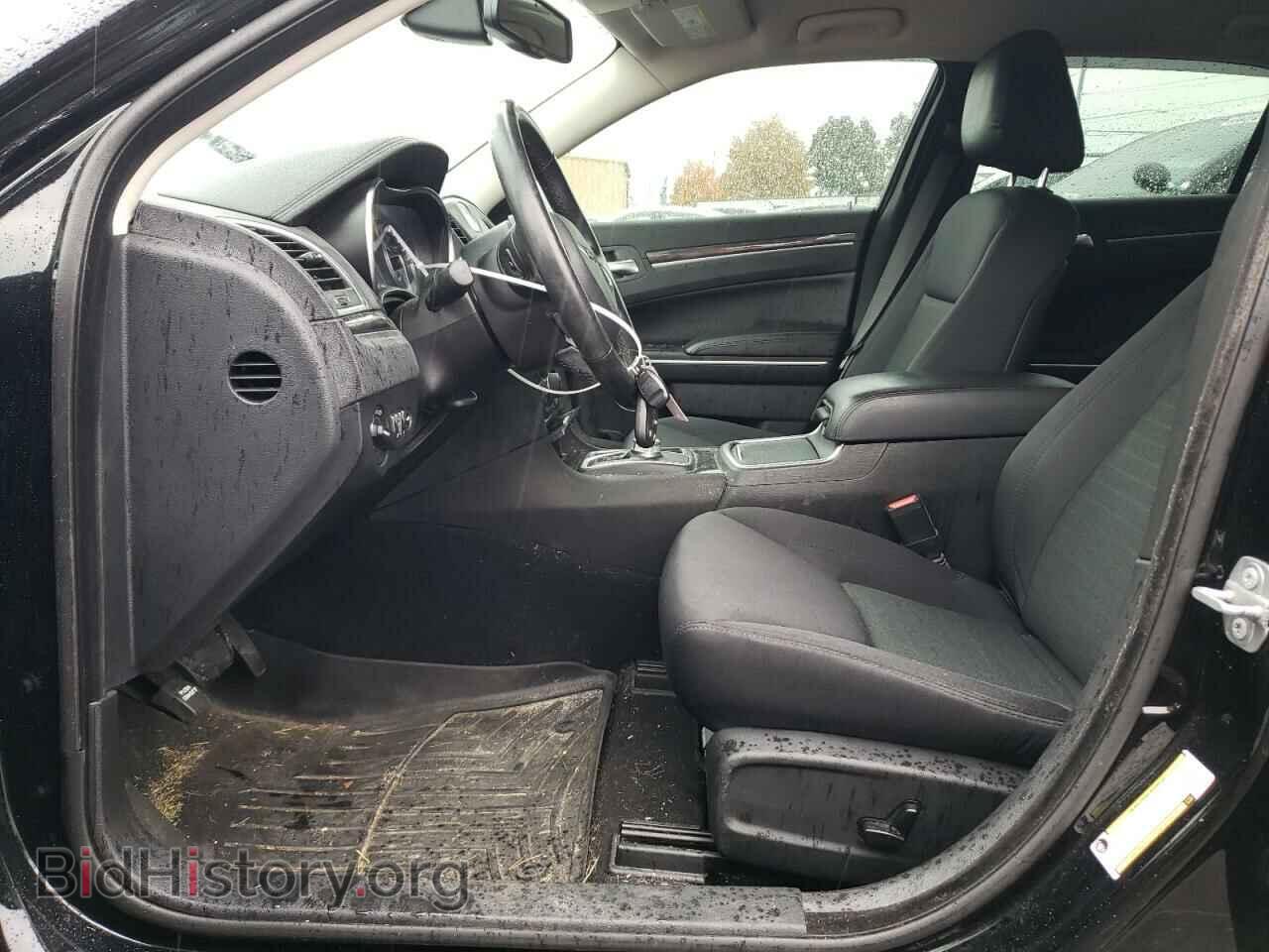 2019 CHRYSLER 300 - VIN: 2C3CCAAG8KH656035 - Фото 7