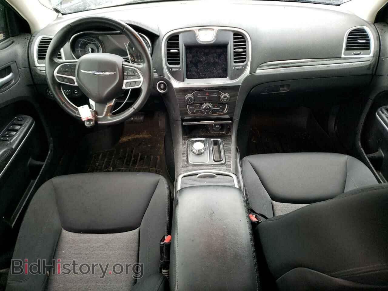 2019 CHRYSLER 300 - VIN: 2C3CCAAG8KH656035 - Фото 8
