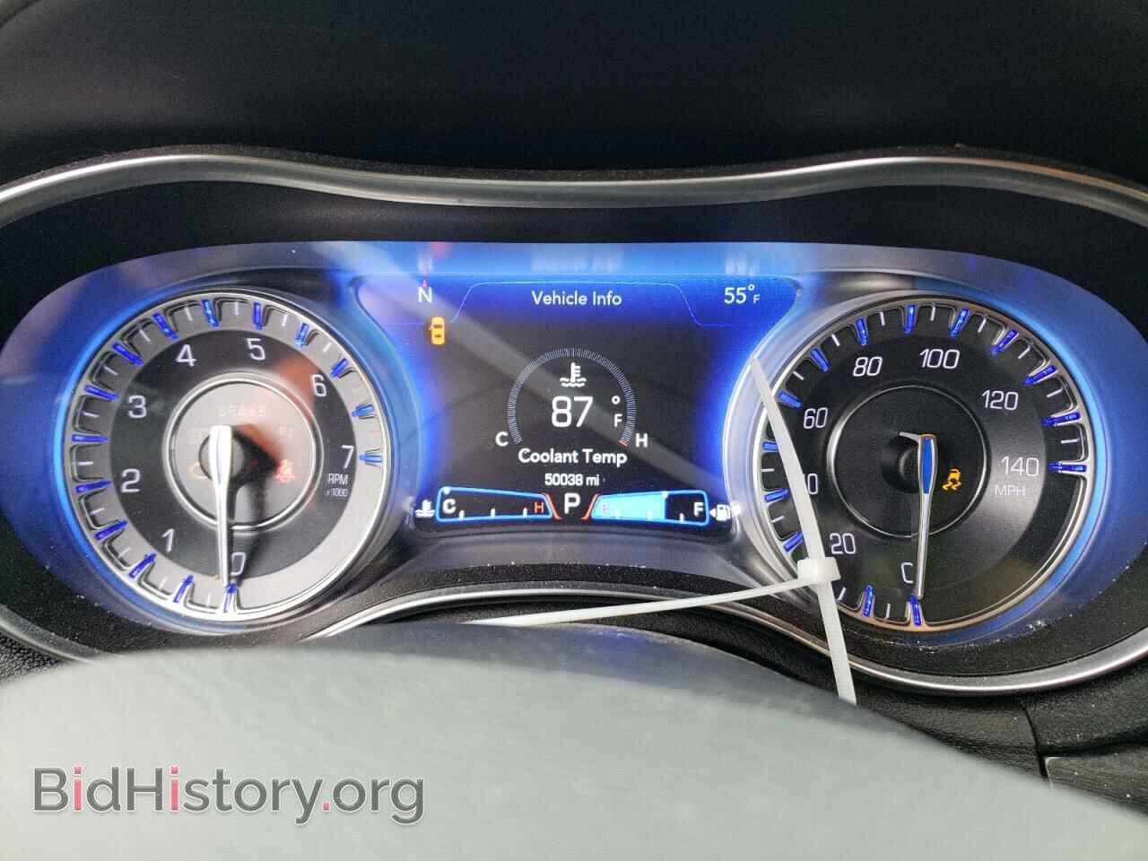 2019 CHRYSLER 300 - VIN: 2C3CCAAG8KH656035 - Фото 9