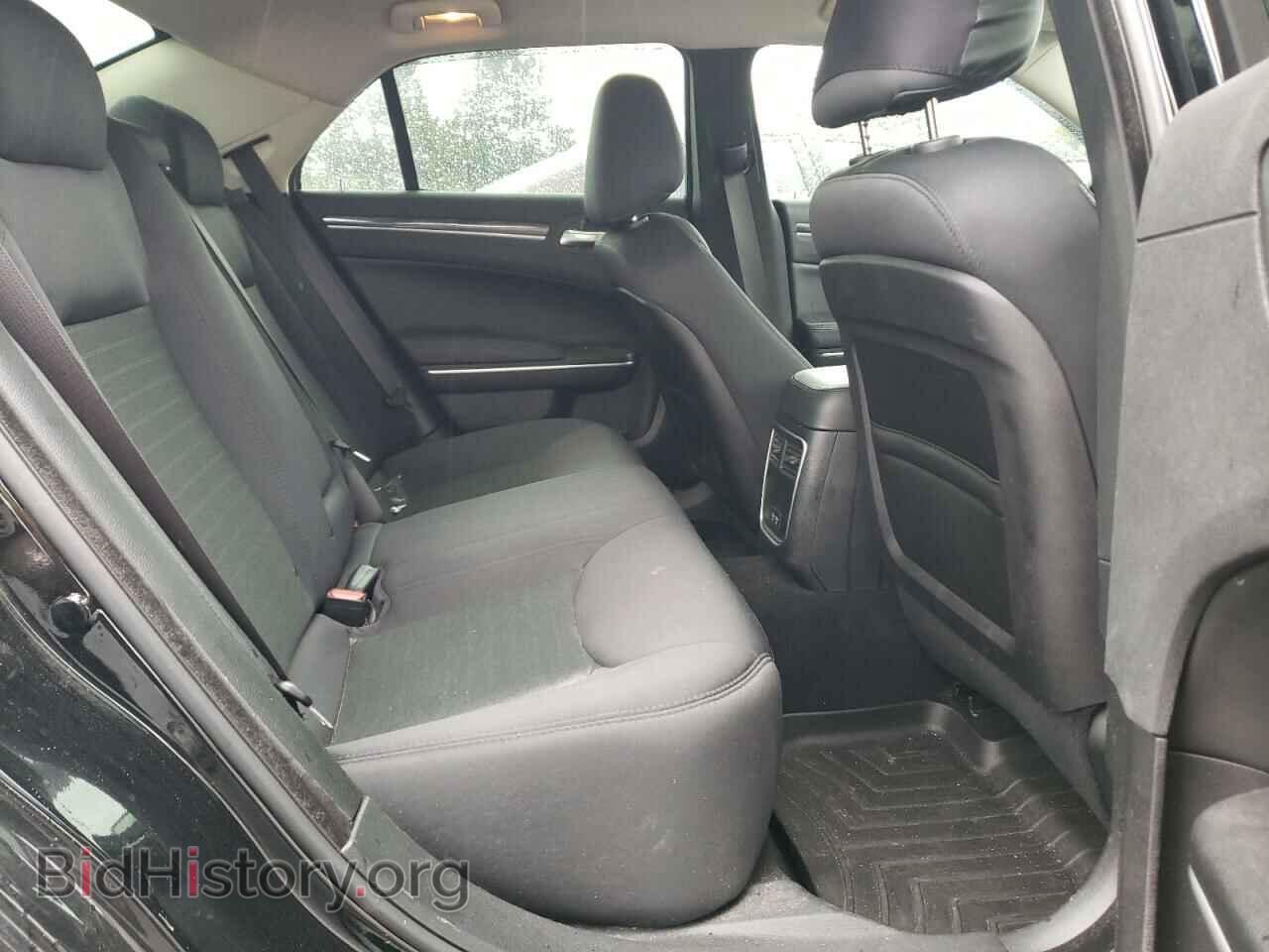 2019 CHRYSLER 300 - VIN: 2C3CCAAG8KH656035 - Фото 10