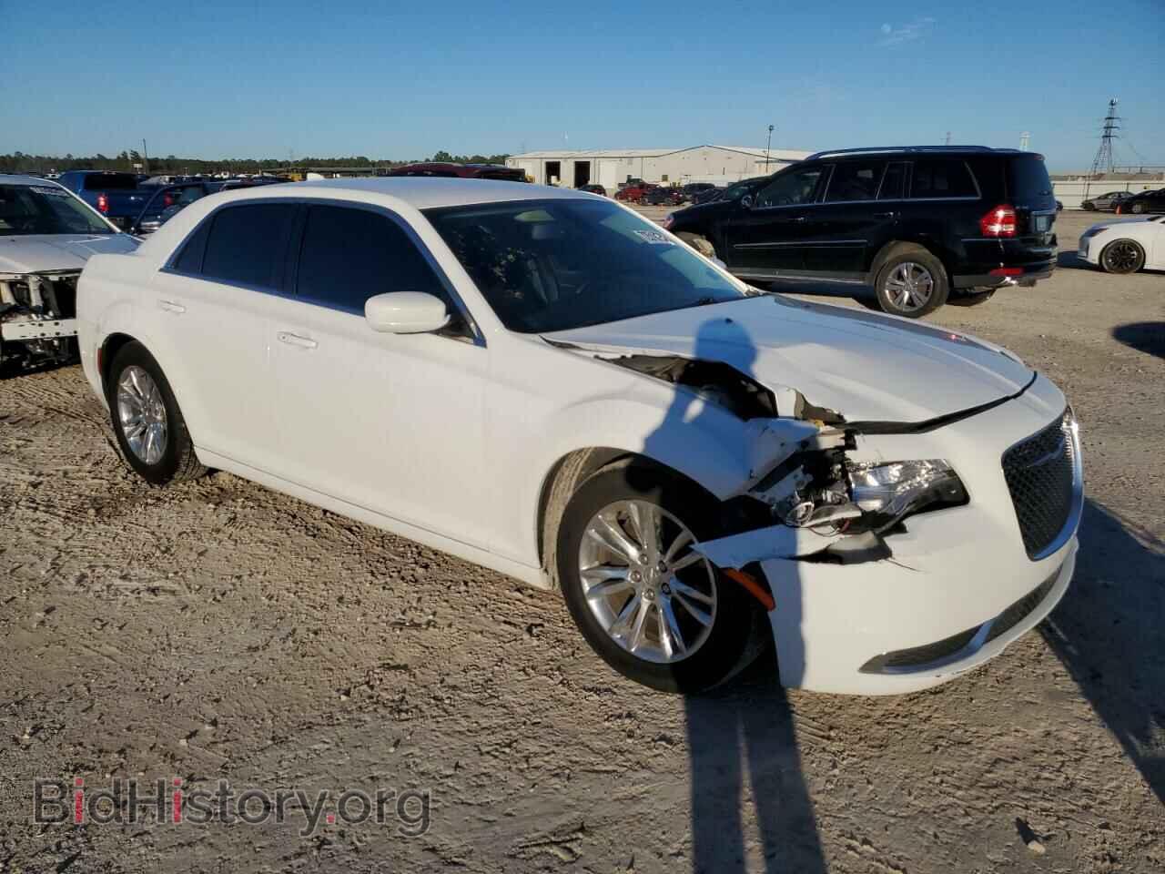 2017 CHRYSLER 300 - VIN: 2C3CCAAG1HH552382 - Фото 4