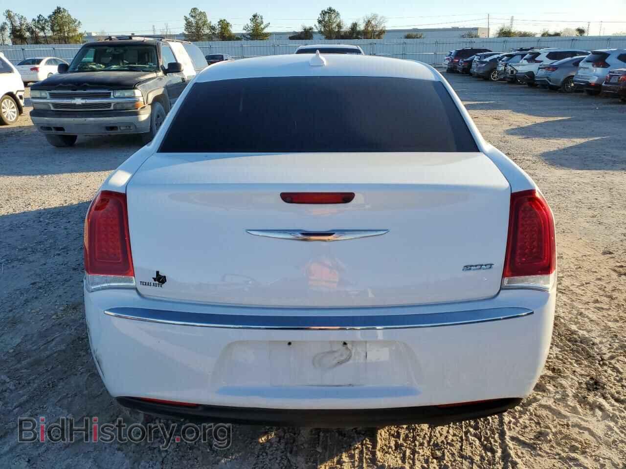 2017 CHRYSLER 300 - VIN: 2C3CCAAG1HH552382 - Фото 6