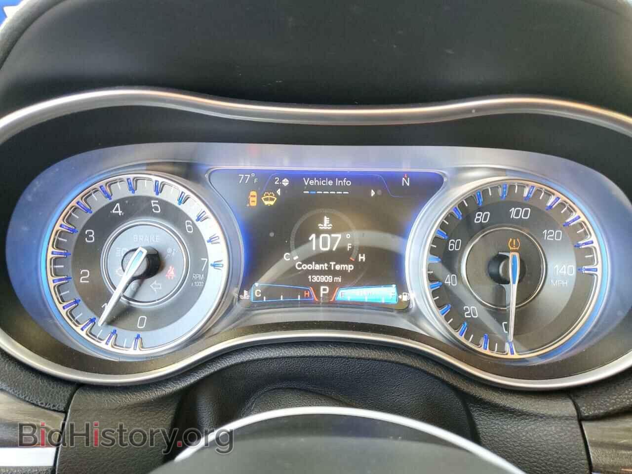 2017 CHRYSLER 300 - VIN: 2C3CCAAG1HH552382 - Фото 9