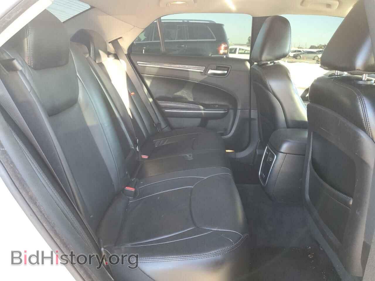 2017 CHRYSLER 300 - VIN: 2C3CCAAG1HH552382 - Фото 10
