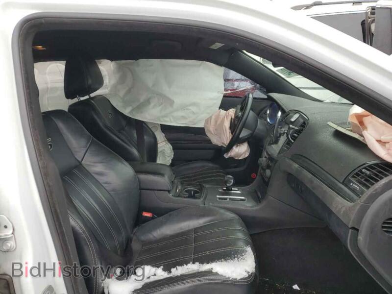 2014 Chrysler 300 (VIN 2C3CCABG1EH357103) — photo 7 of 12
