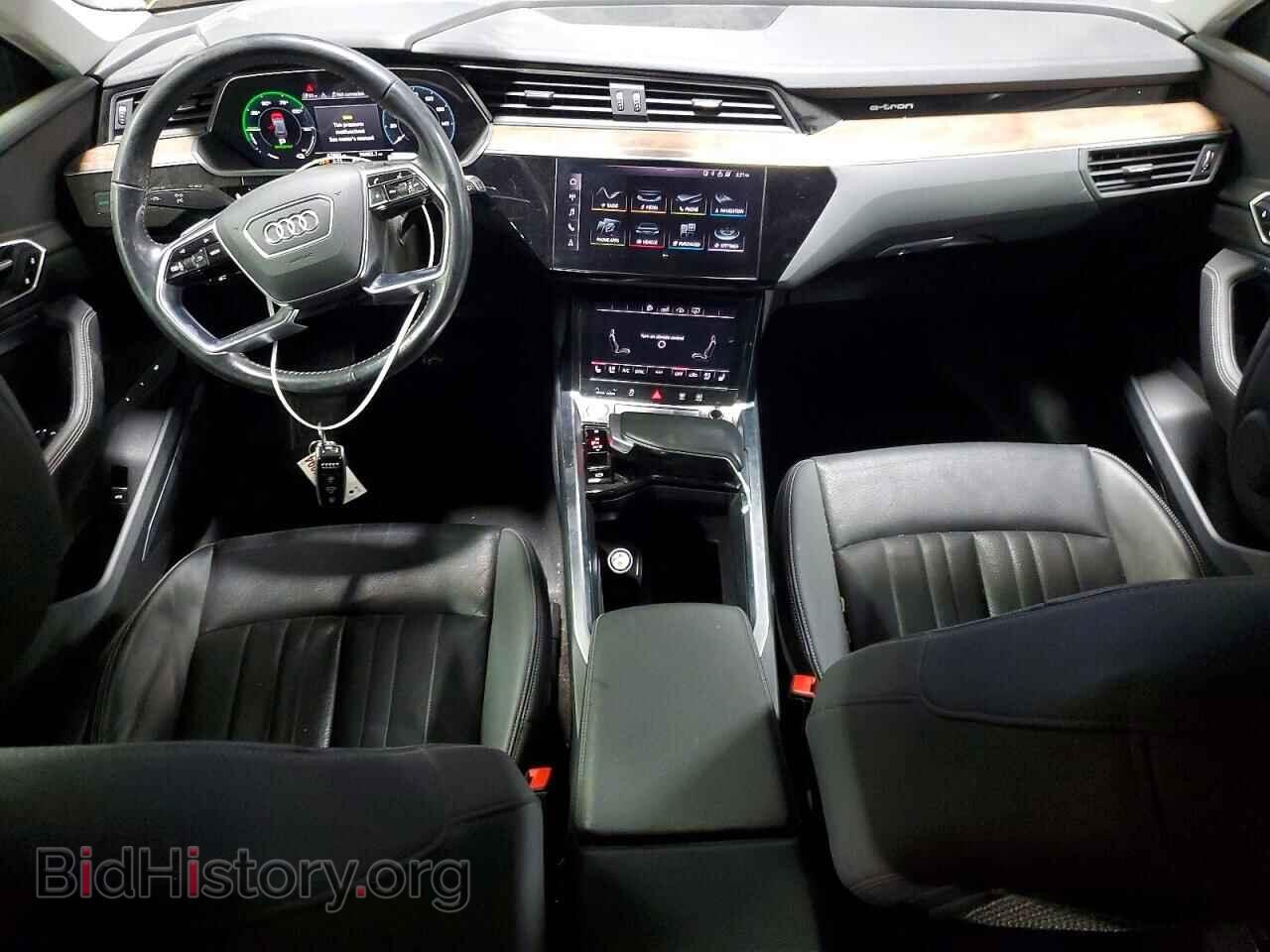 2019 AUDI E-TRON - VIN: WA1LAAGE9KB024851 - Фото 8