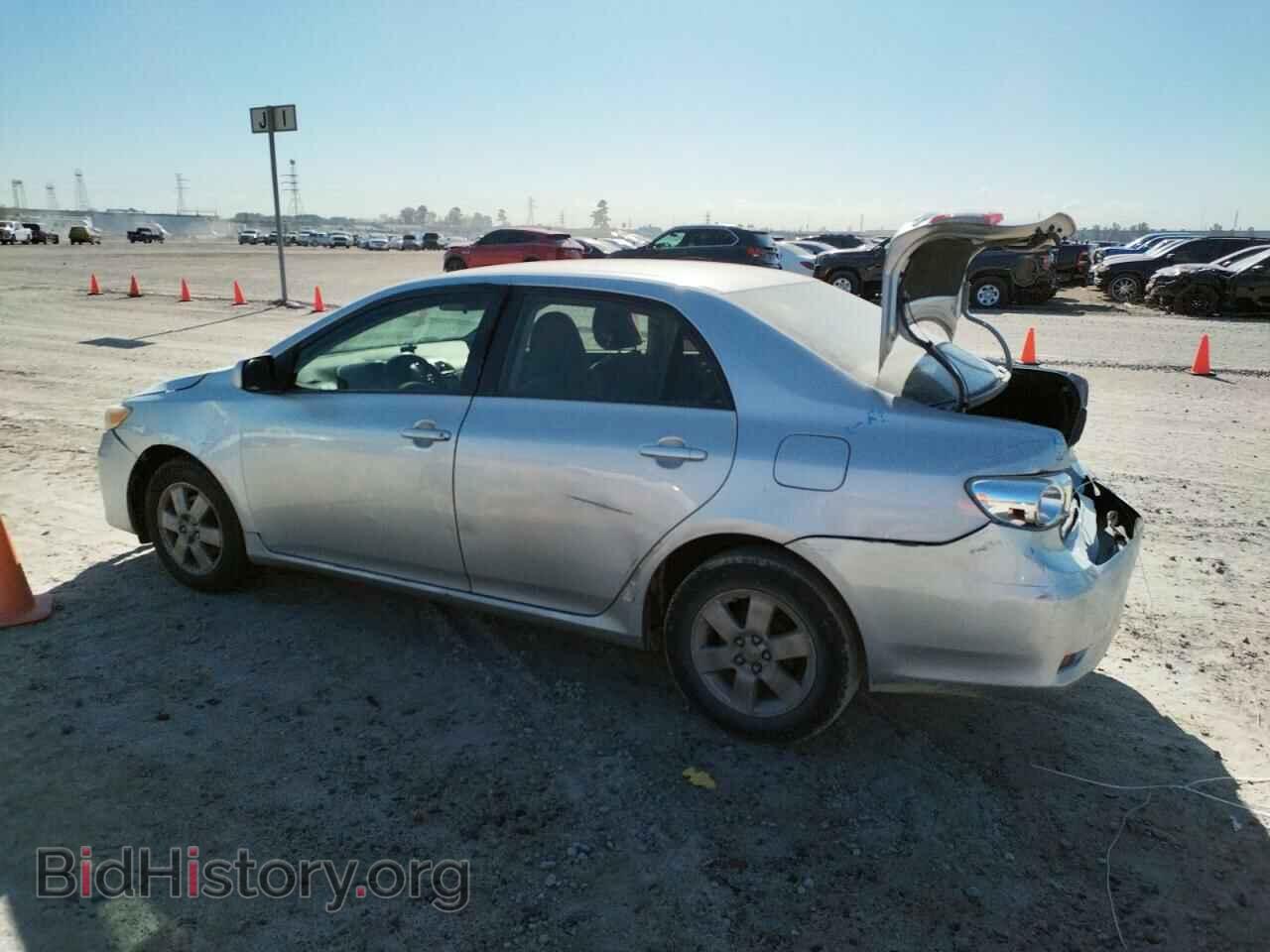 2011 TOYOTA COROLLA - VIN: 2T1BU4EE5BC556984 - Фото 2
