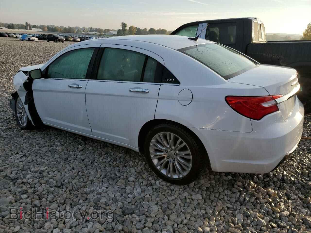 2011 CHRYSLER 200 - VIN: 1C3BC2FG5BN619221 - Фото 2