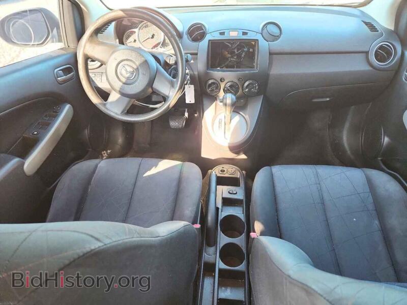 2012 Mazda 2 (VIN JM1DE1KZ9C0143215) — фото 8 из 12