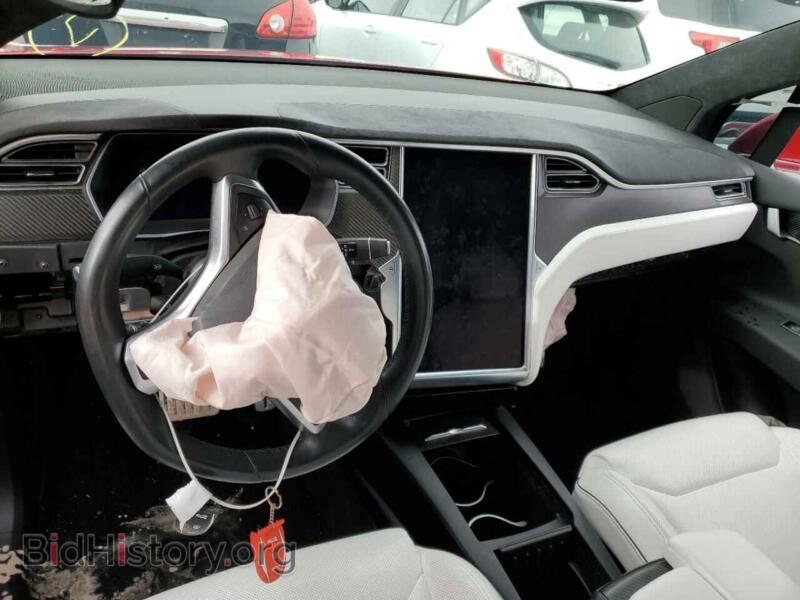 2016 Tesla MODEL X (VIN 5YJXCBE40GF005143) — фото 8 из 12