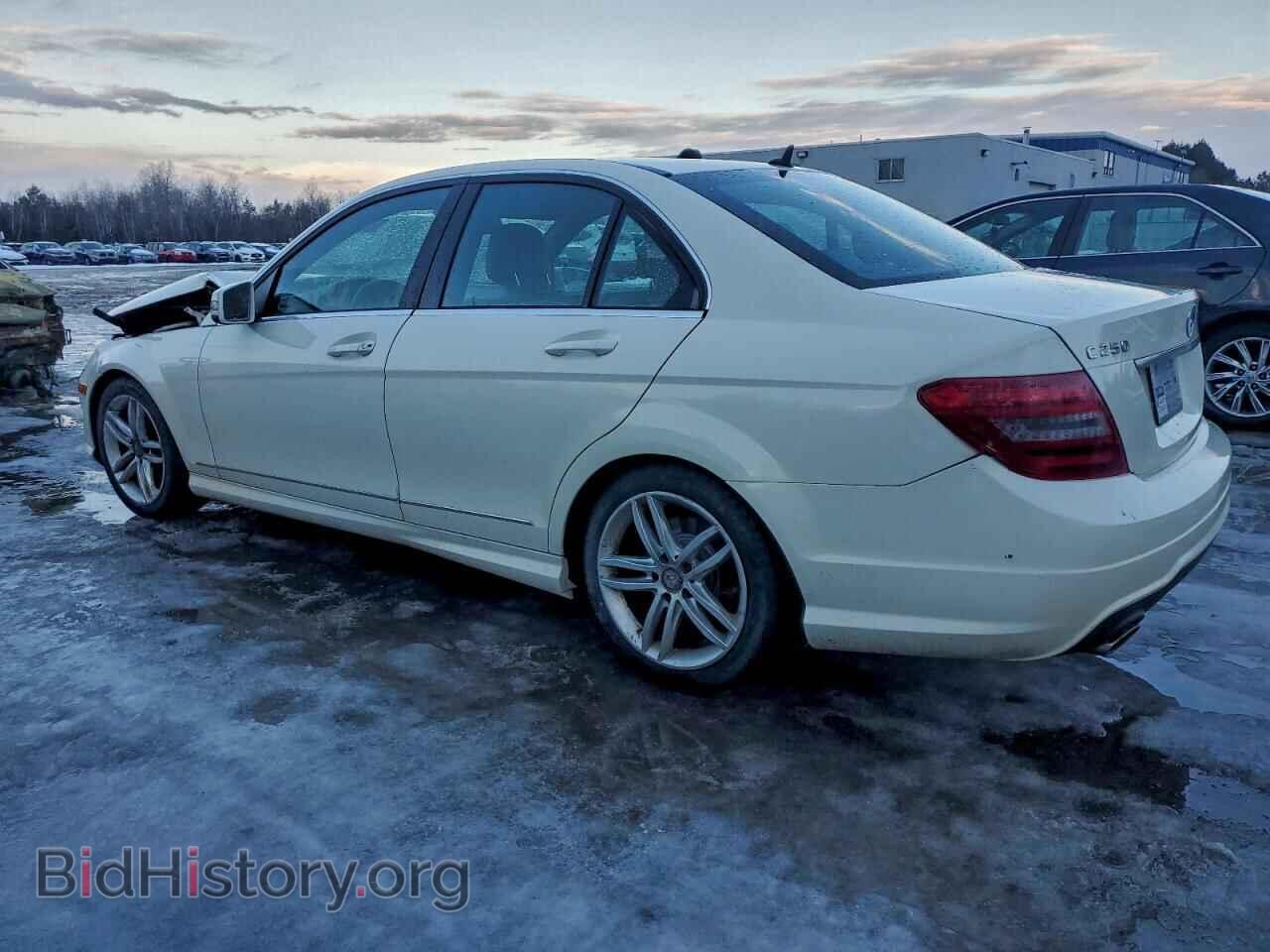 2012 MERCEDES-BENZ C-CLASS - VIN: WDDGF8FB5CA736974 - Фото 2