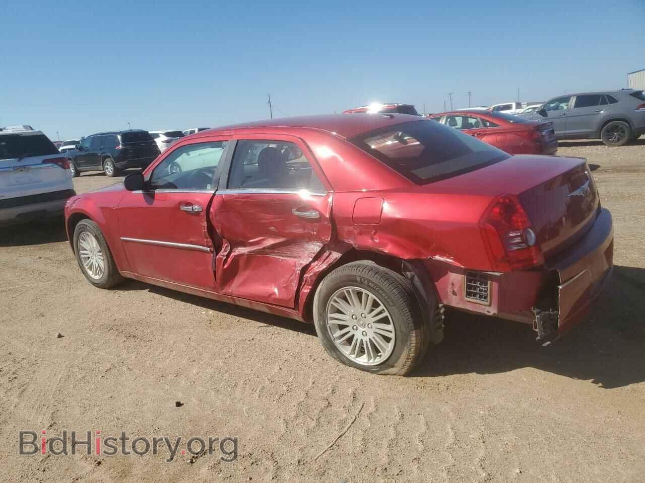 2010 CHRYSLER 300 - VIN: 2C3CA1CVXAH272533 - Фото 2