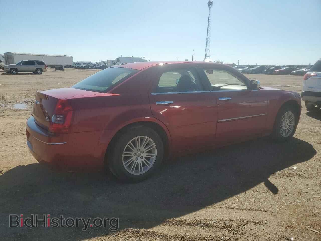 2010 CHRYSLER 300 - VIN: 2C3CA1CVXAH272533 - Фото 3