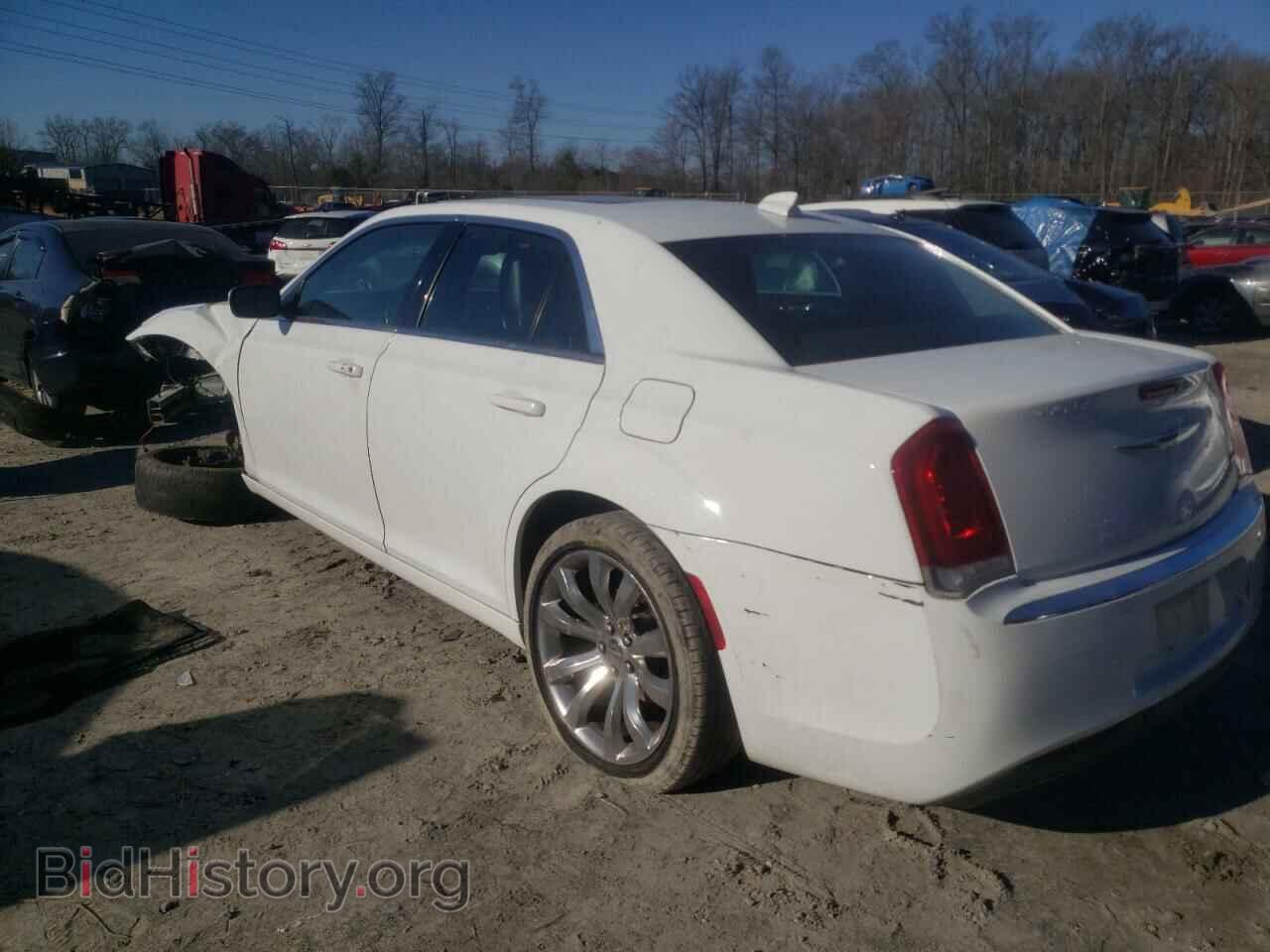 2017 CHRYSLER 300 - VIN: 2C3CCAAG1HH577363 - Фото 2