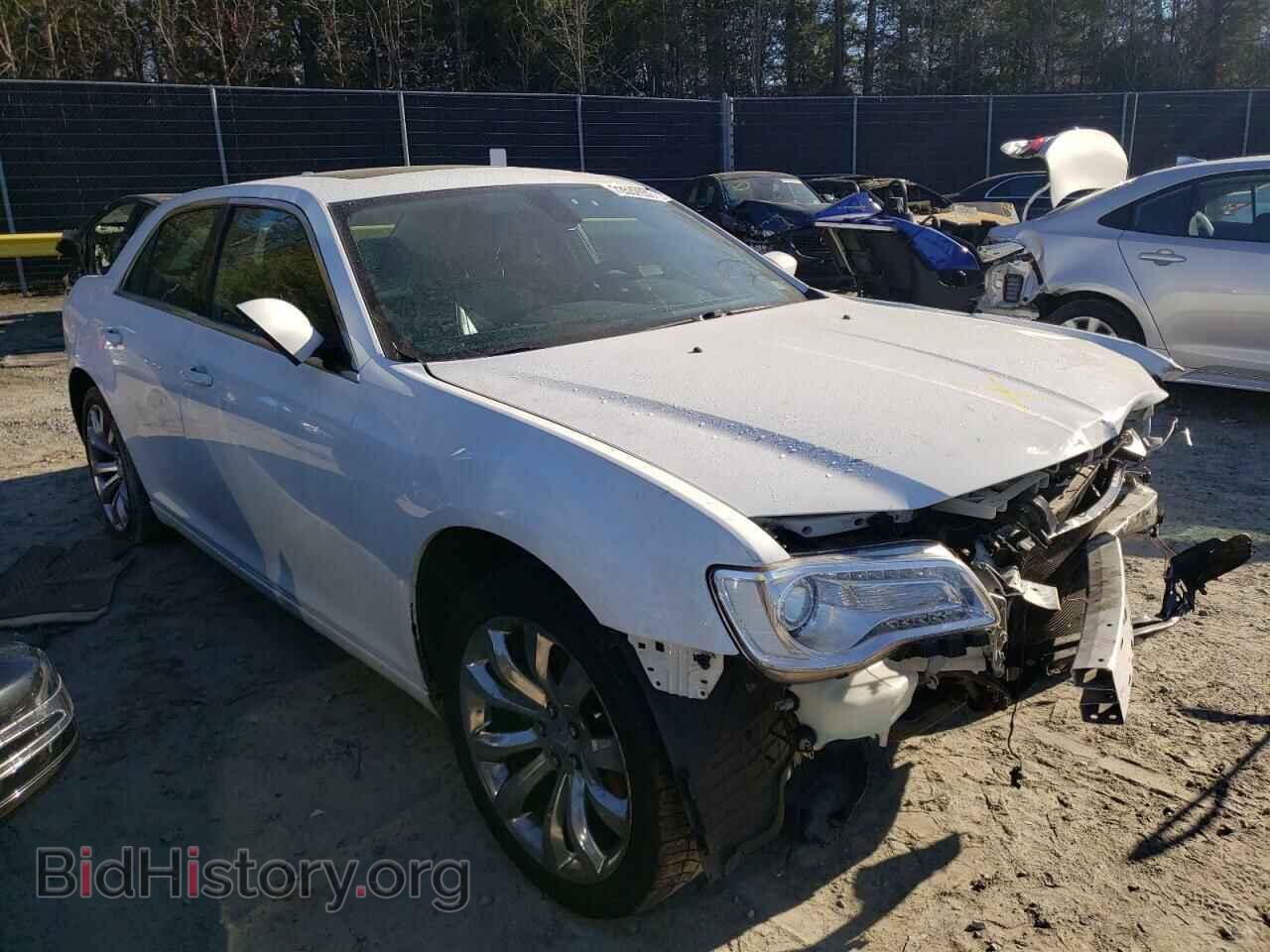 2017 CHRYSLER 300 - VIN: 2C3CCAAG1HH577363 - Фото 4