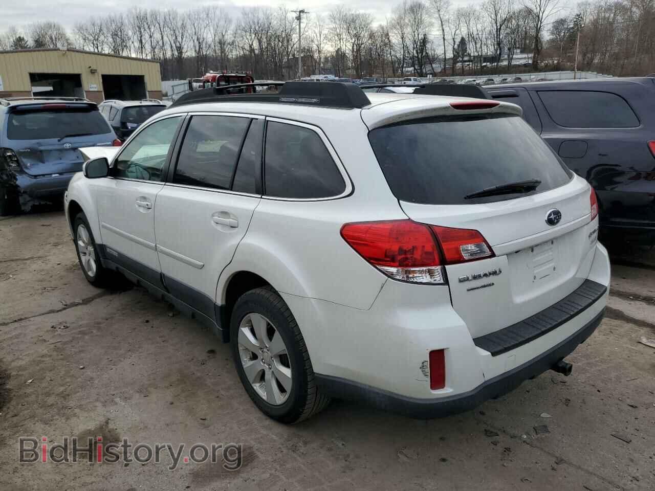 2011 SUBARU OUTBACK - VIN: 4S4BRBGC6B3372238 - Фото 2