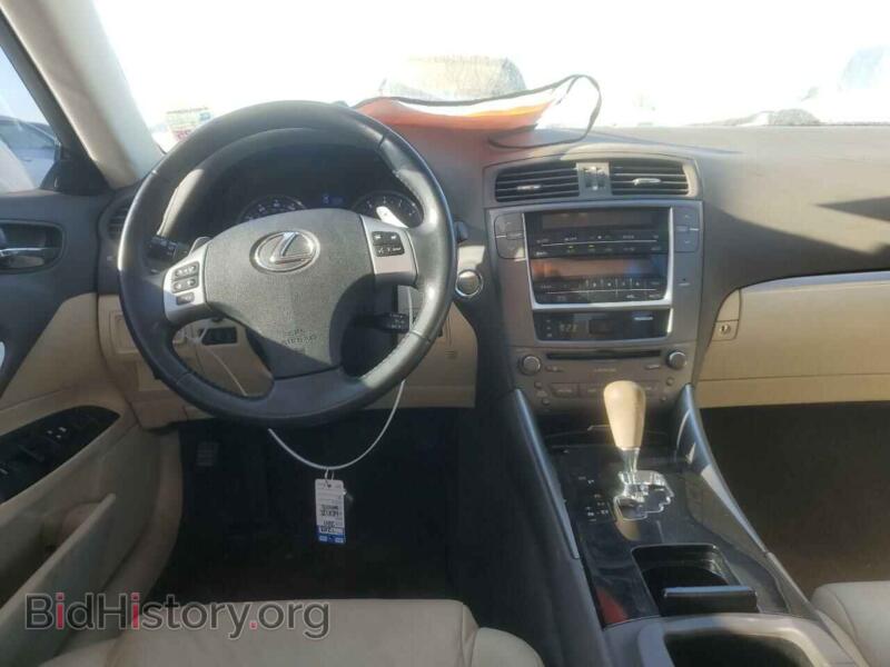 2011 Lexus IS (VIN JTHBF5C24B5150893) — photo 8 of 12