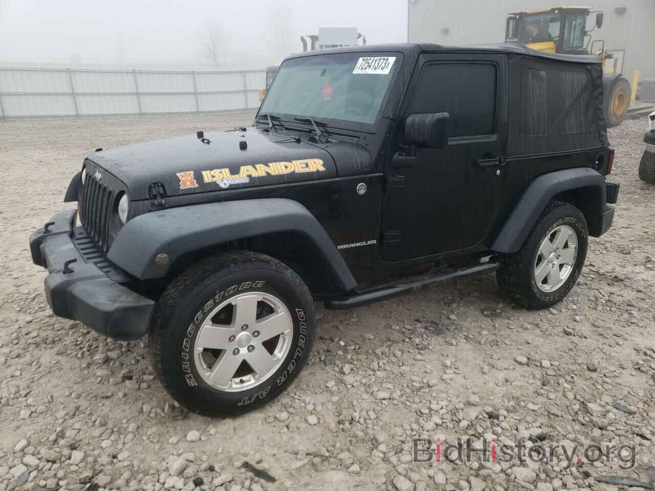 Photo 1J4AA2D13AL165731 - JEEP WRANGLER 2010