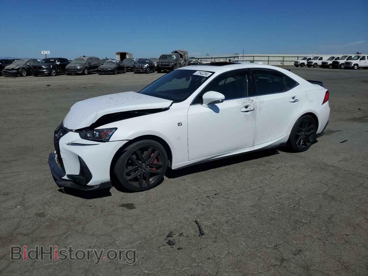 Photo JTHBA1D23H5061556 - LEXUS IS 2017