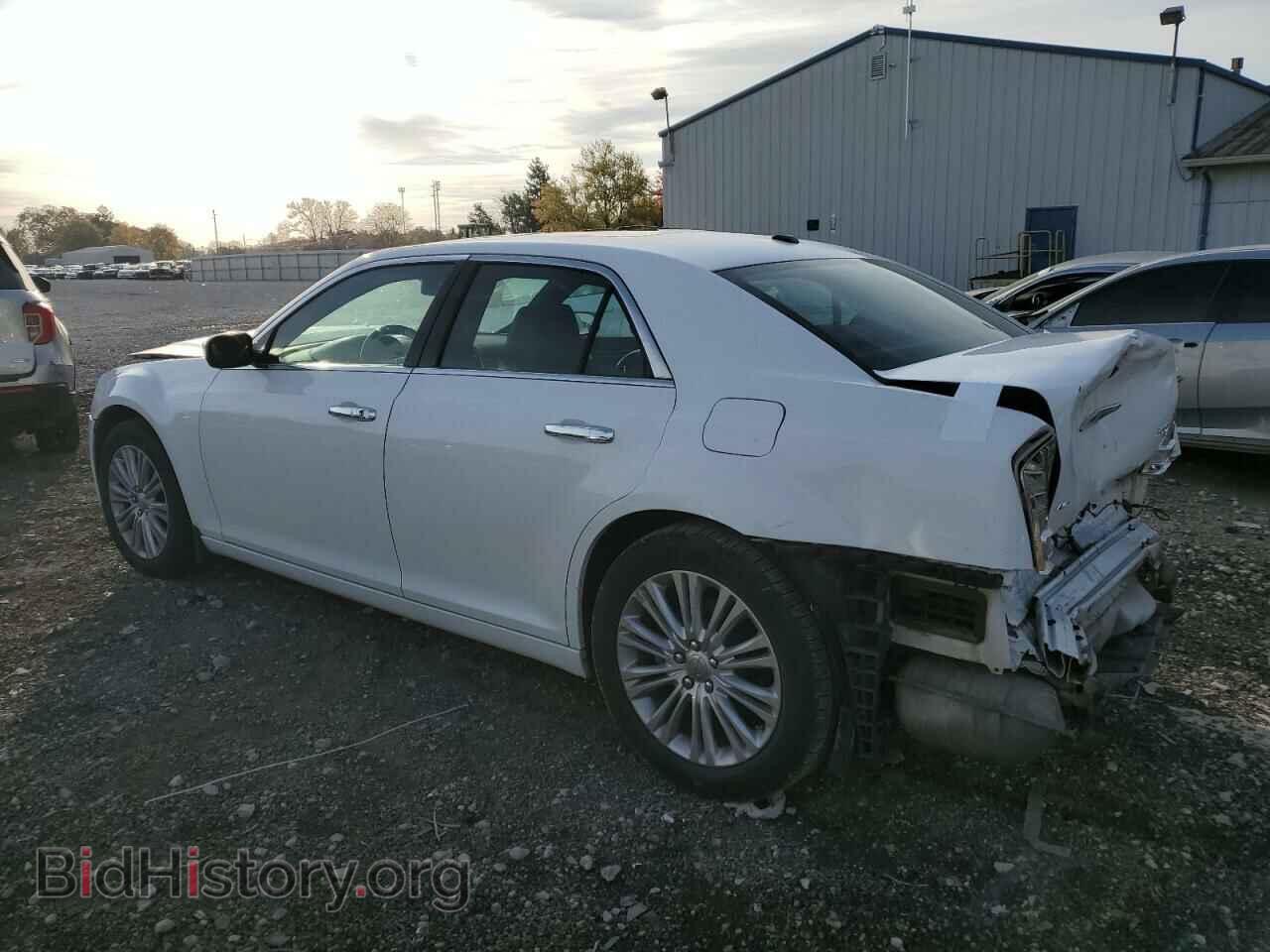 2011 CHRYSLER 300 - VIN: 2C3CK6CT2BH612221 - Фото 2