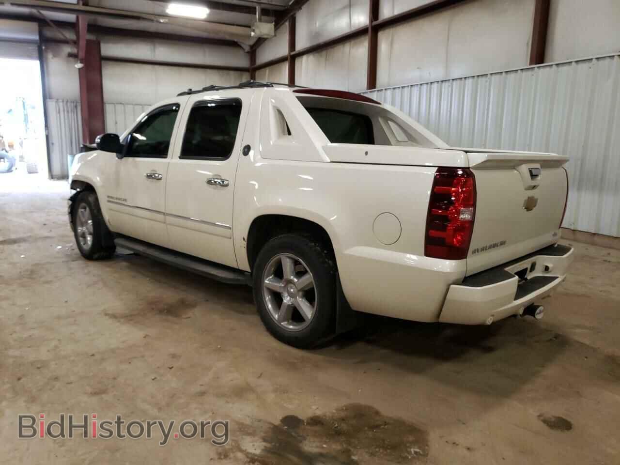 2013 CHEVROLET AVALANCHE - VIN: 3GNTKGE71DG313735 - Фото 2