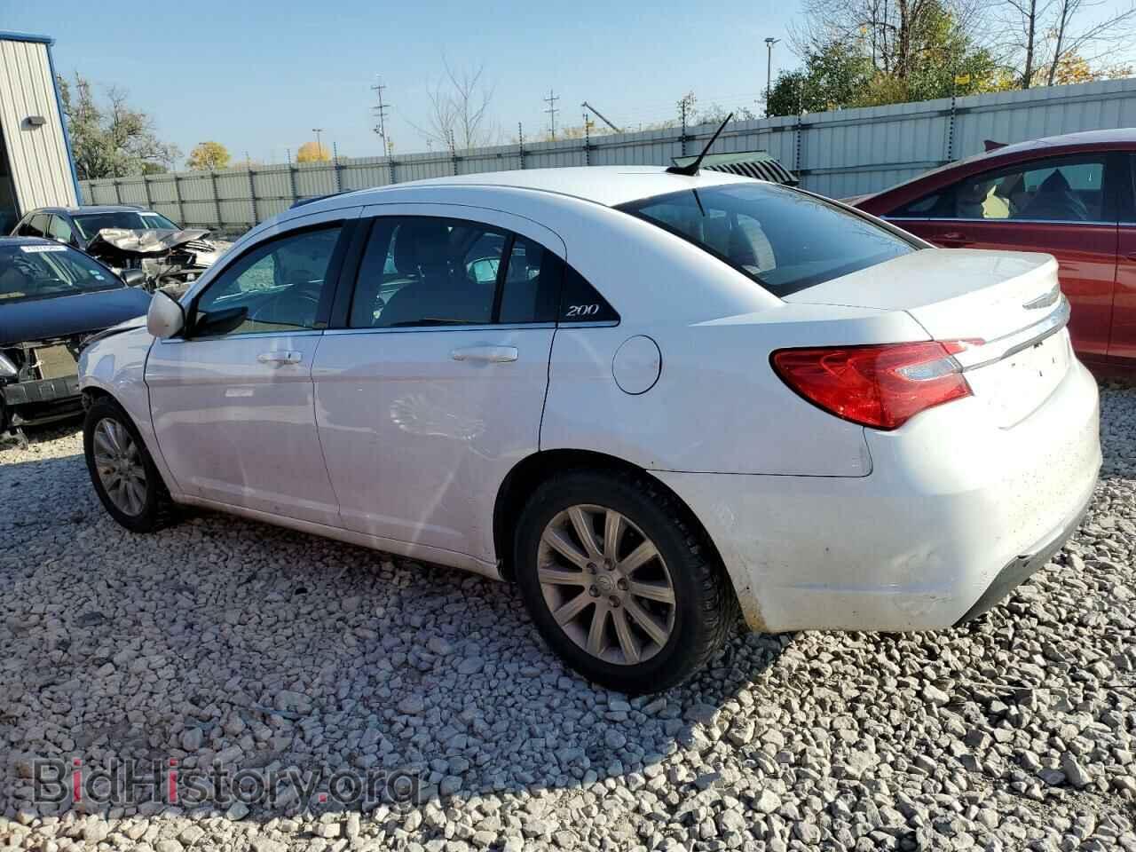 2012 CHRYSLER 200 - VIN: 1C3CCBAB1CN282354 - Фото 2