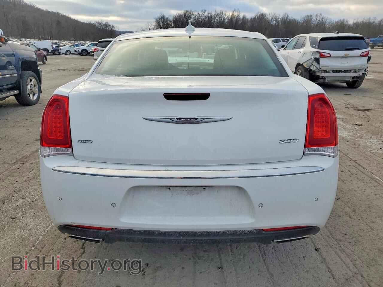 2019 CHRYSLER 300 - VIN: 2C3CCAKG4KH722711 - Фото 6