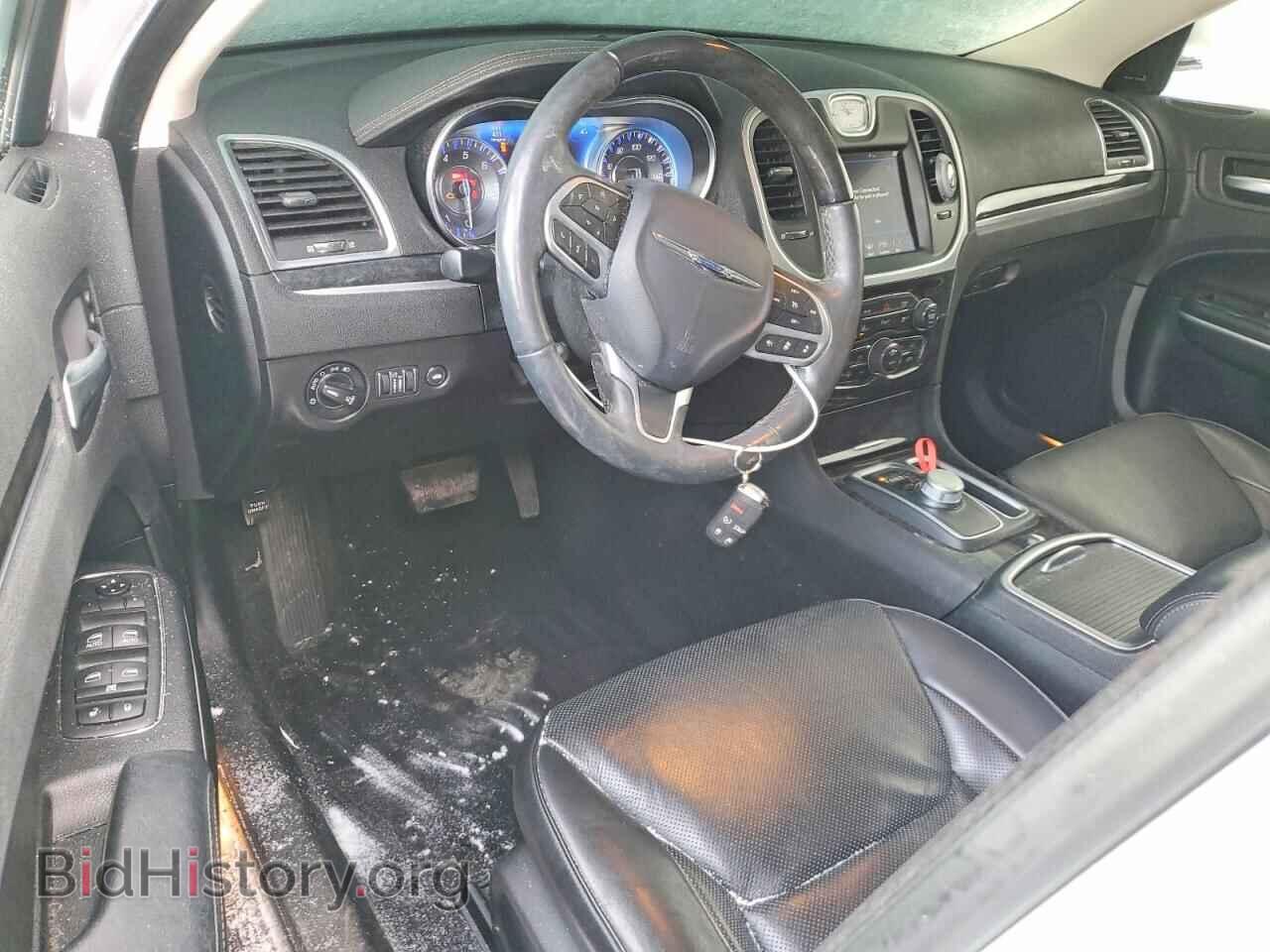 2019 CHRYSLER 300 - VIN: 2C3CCAKG4KH722711 - Фото 8
