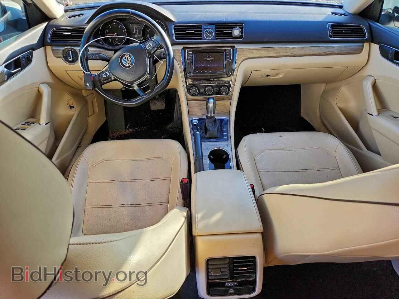 2017 VOLKSWAGEN PASSAT - VIN: 1VWBT7A31HC076447 - Фото 8