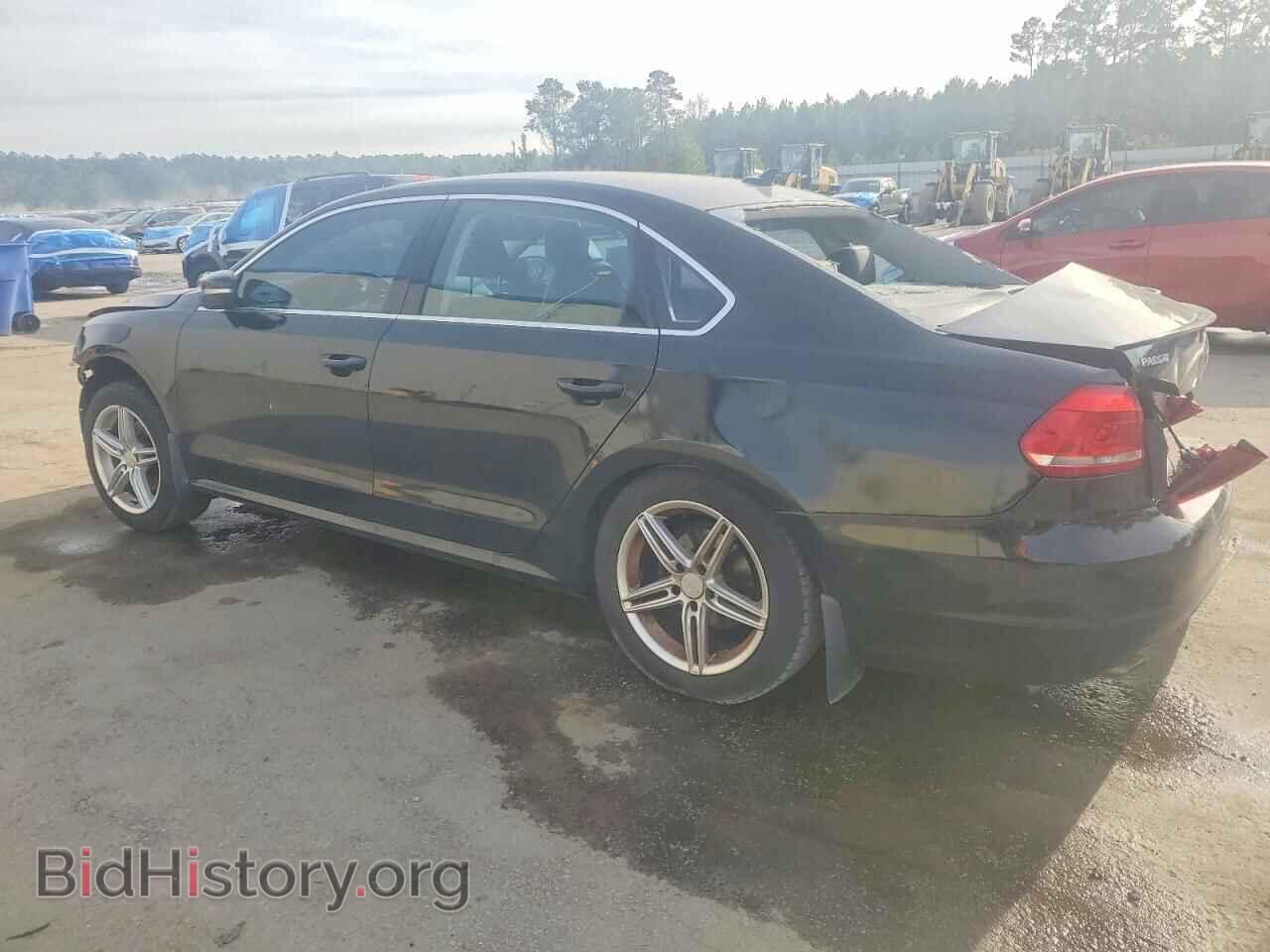 2013 VOLKSWAGEN PASSAT - VIN: 1VWBP7A33DC064010 - Фото 2