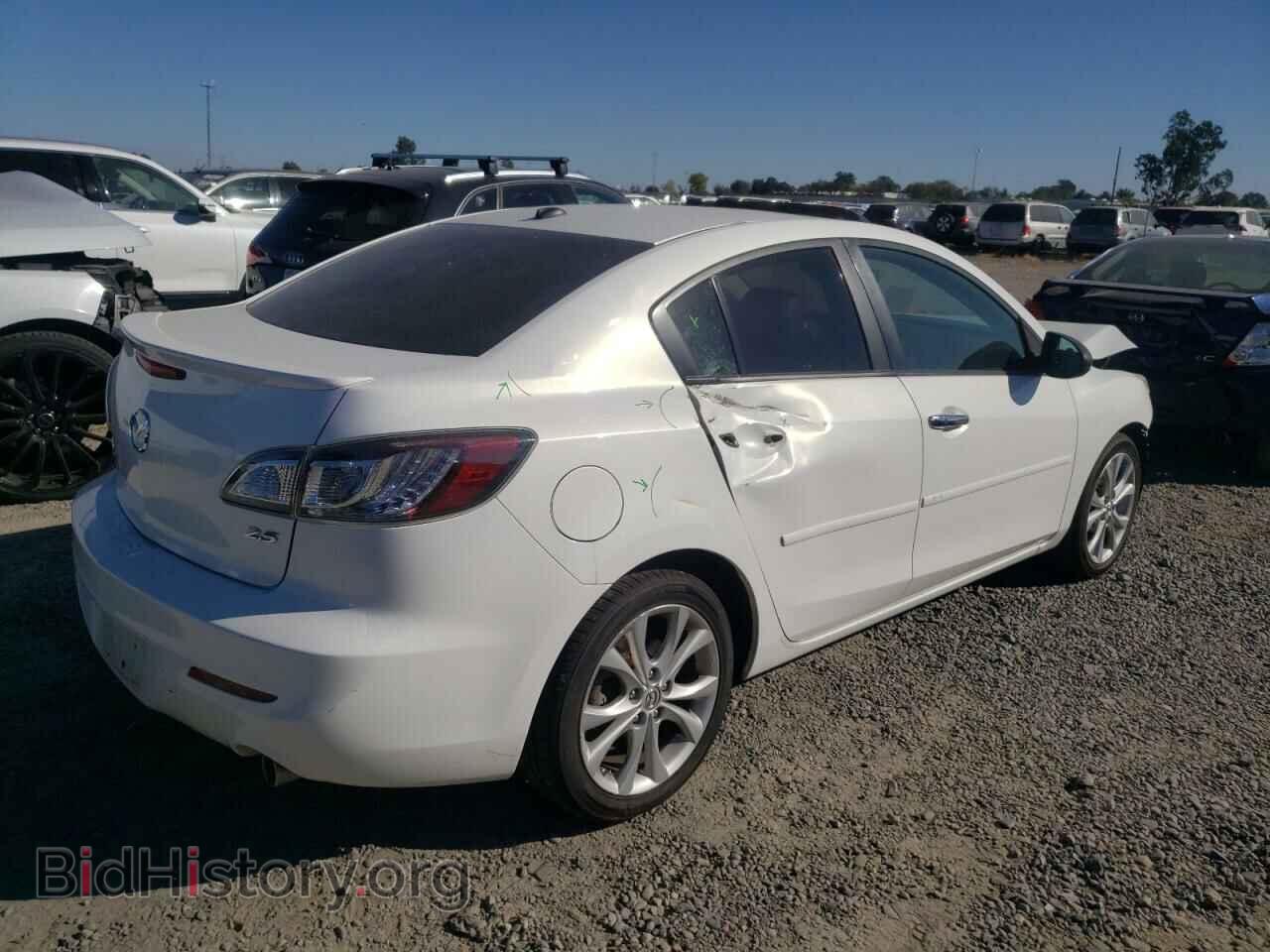 2011 MAZDA MAZDA3 - VIN: JM1BL1W69B1432942 - Фото 3