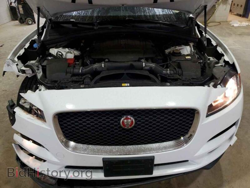 2017 Jaguar F-PACE (VIN SADCJ2BVXHA889799) — photo 12 of 15