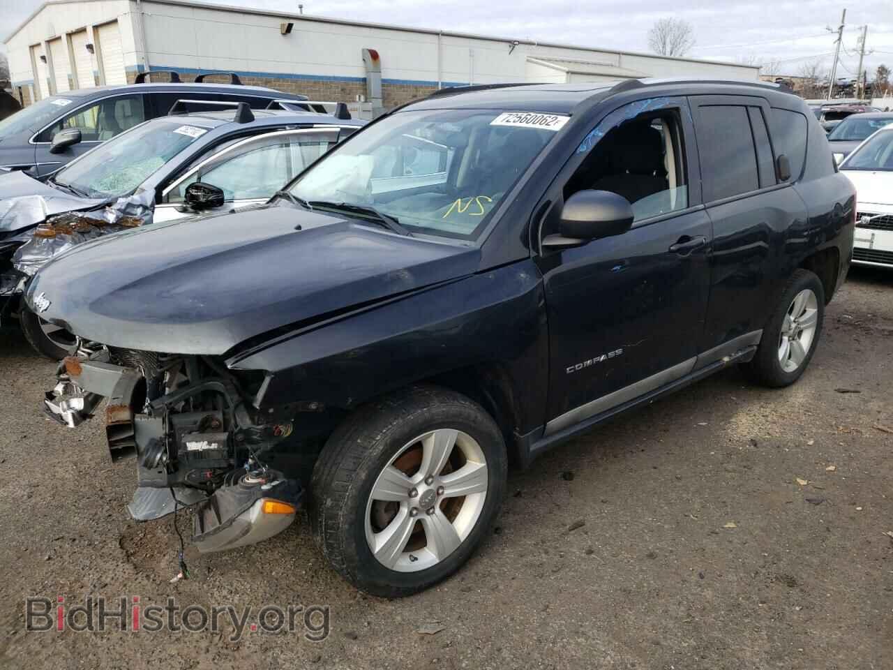 Photo 1J4NF1FB9BD134854 - JEEP COMPASS 2011