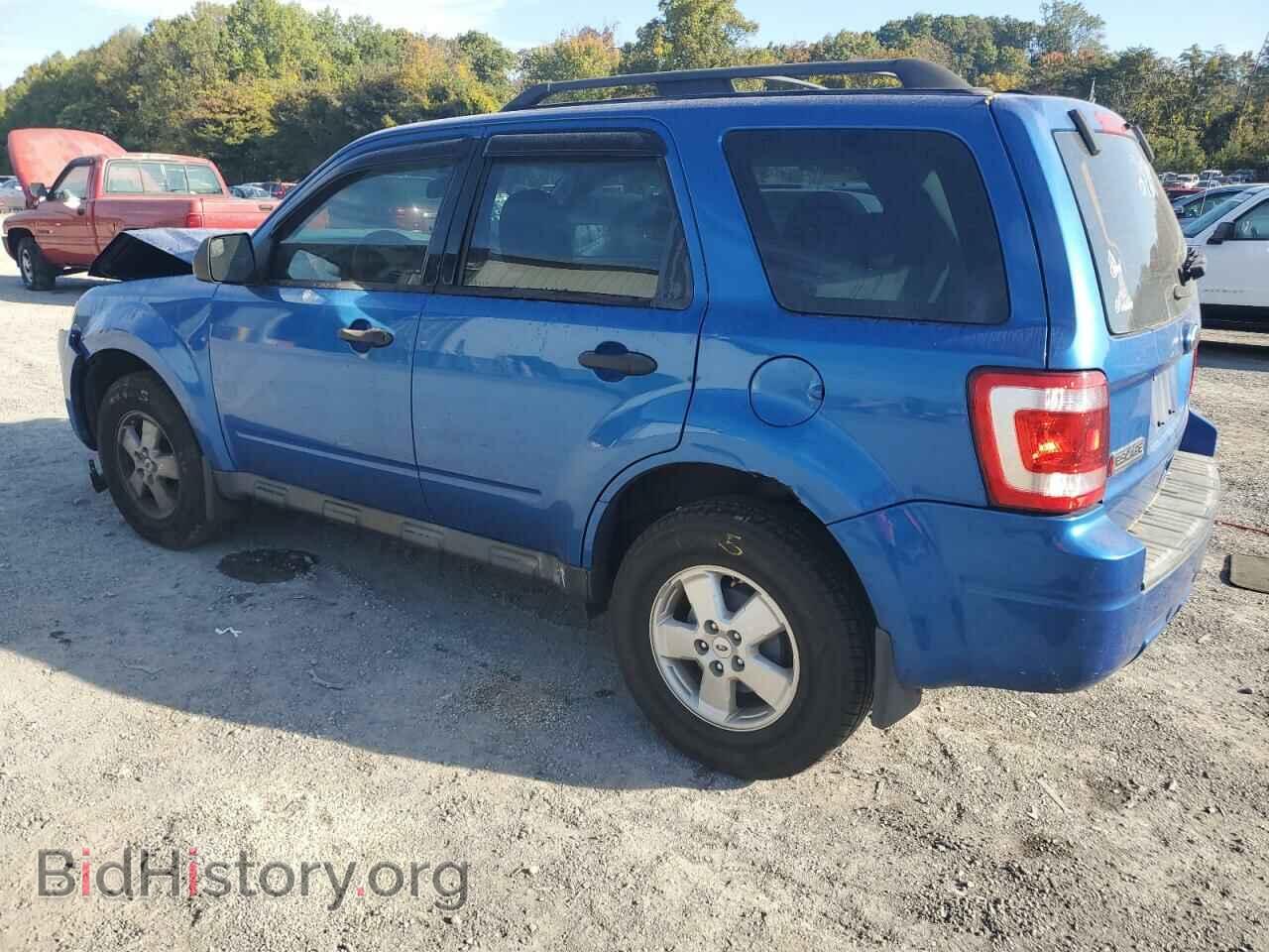2011 FORD ESCAPE - VIN: 1FMCU0C71BKC22124 - Фото 2