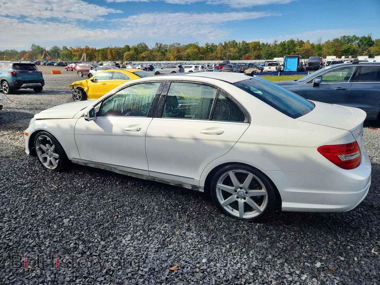 2014 MERCEDES-BENZ C-CLASS - VIN: WDDGF8AB1EG237385 - Фото 2
