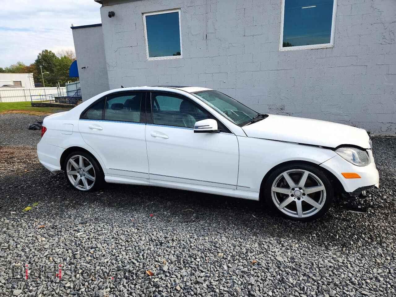 2014 MERCEDES-BENZ C-CLASS - VIN: WDDGF8AB1EG237385 - Фото 4