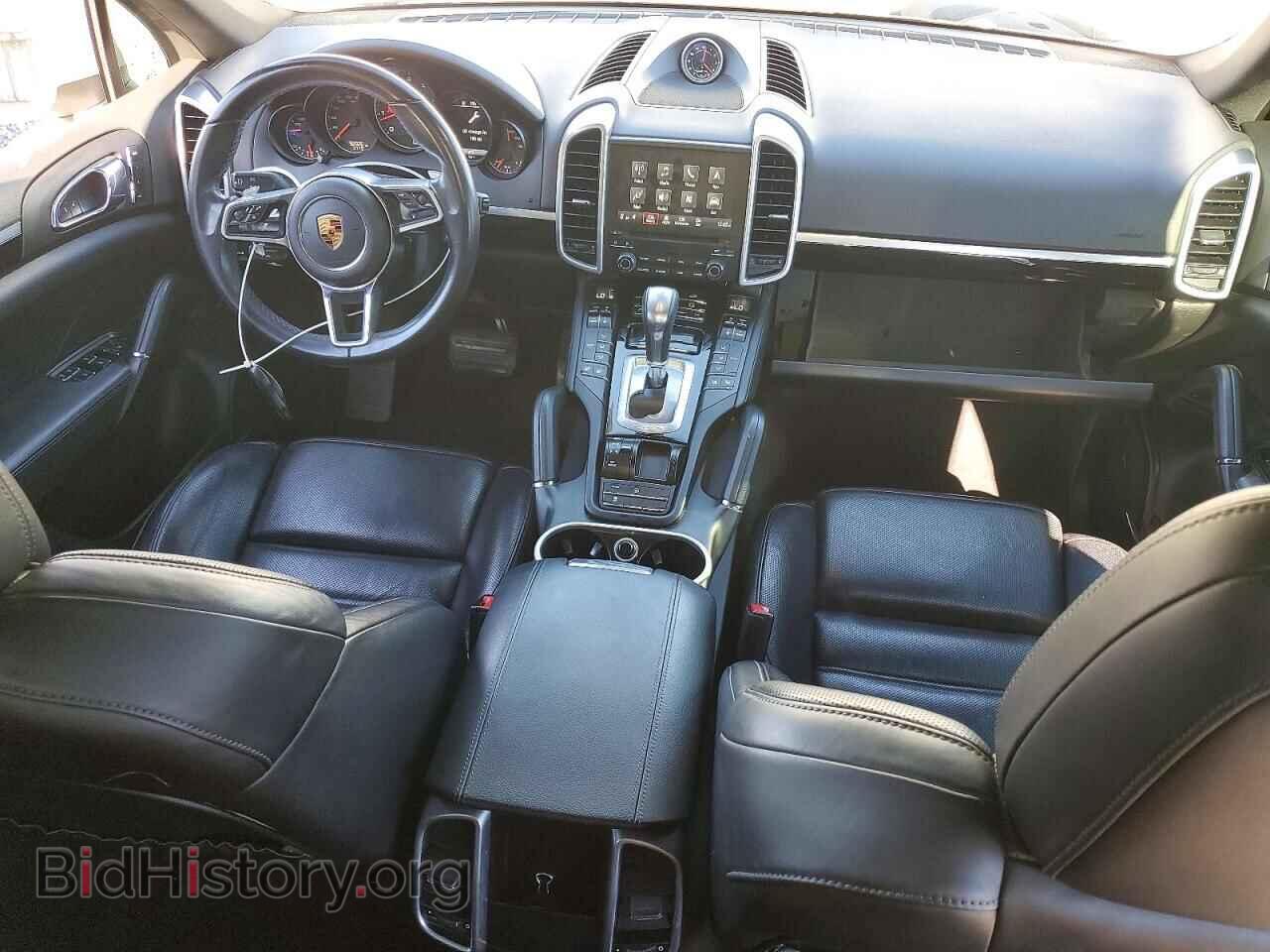 2017 PORSCHE CAYENNE - VIN: WP1AA2A23HKA89834 - Photo 8