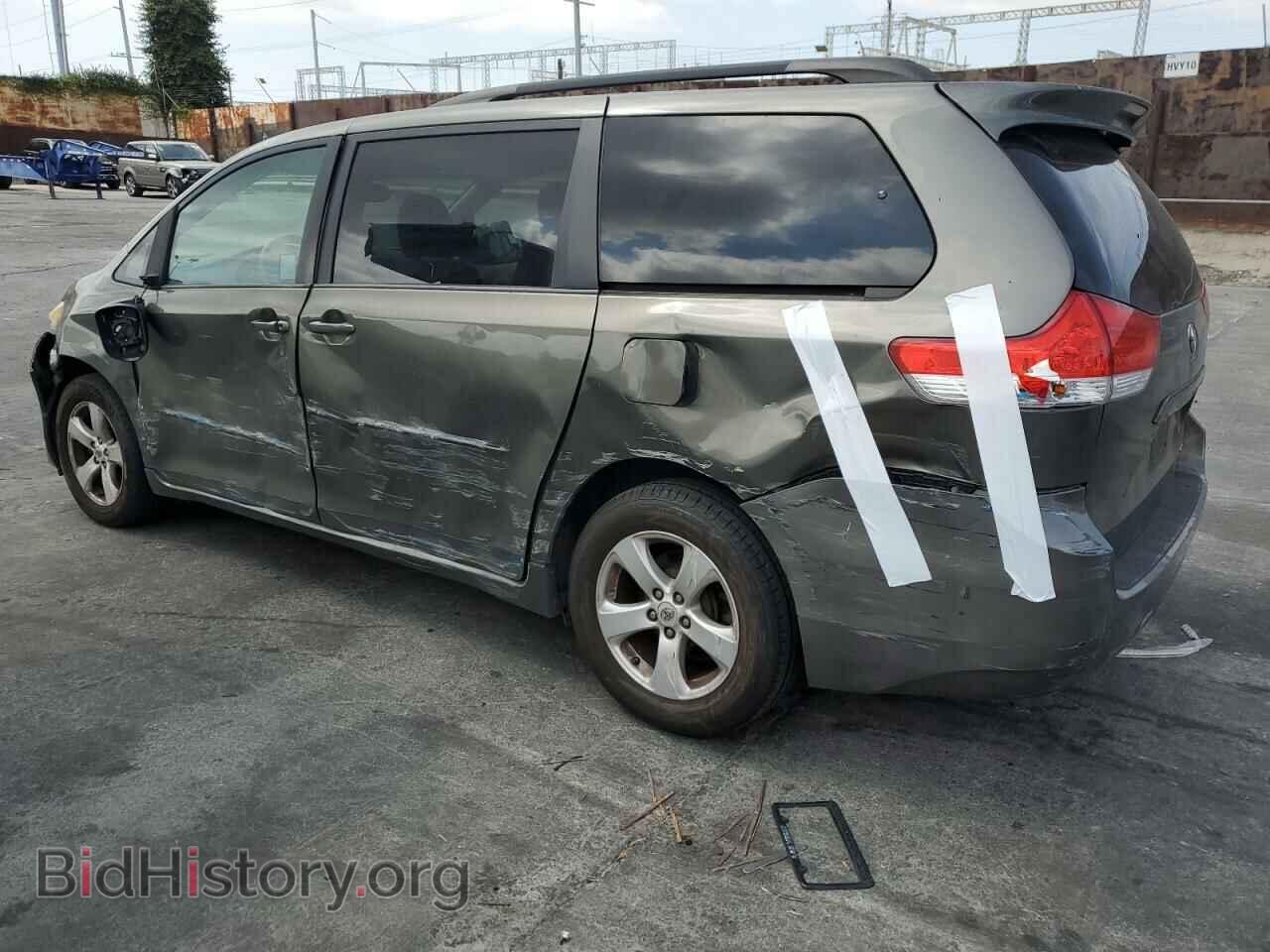 2012 TOYOTA SIENNA - VIN: 5TDKA3DC2CS012941 - Фото 2