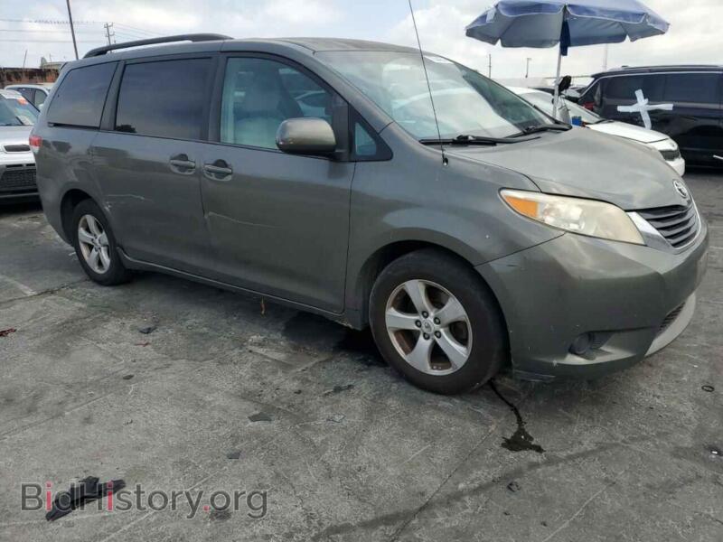 2012 Toyota SIENNA (VIN 5TDKA3DC2CS012941) — photo 4 of 13