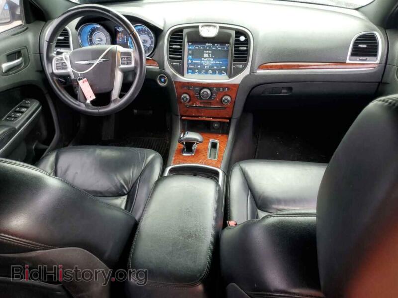 2013 Chrysler 300 (VIN 2C3CCAAG7DH589592) — фото 8 из 12
